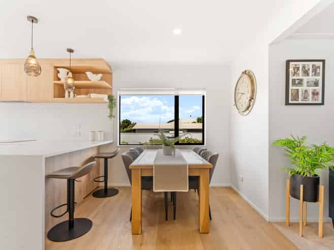 11 Barrier View Road, Leigh