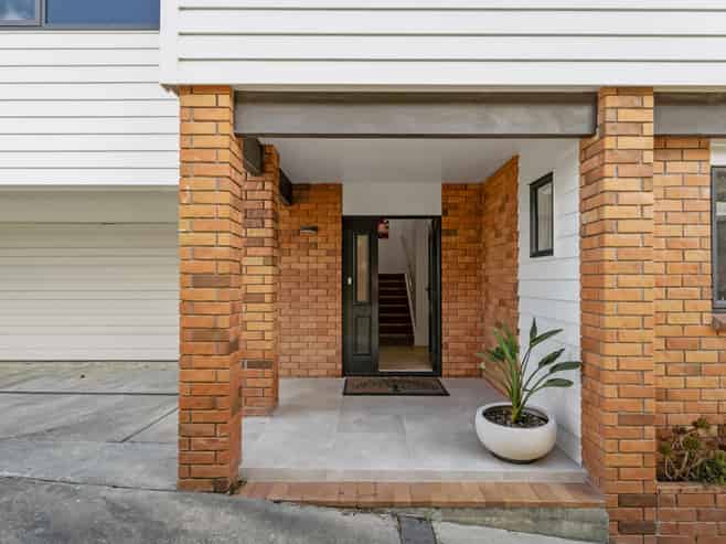 11 Barrier View Road, Leigh