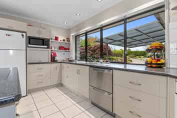 37 Springs Road, Poroti