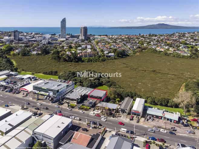 Versatile Takapuna Showroom/Office 