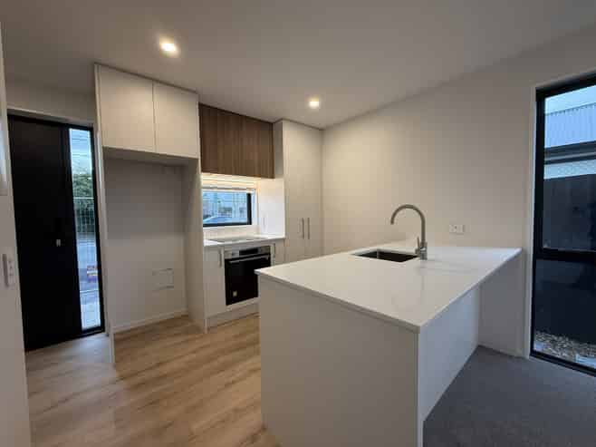 3/5 Selwyn Street , Addington