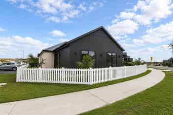 438 Te Taruna Drive, Milldale