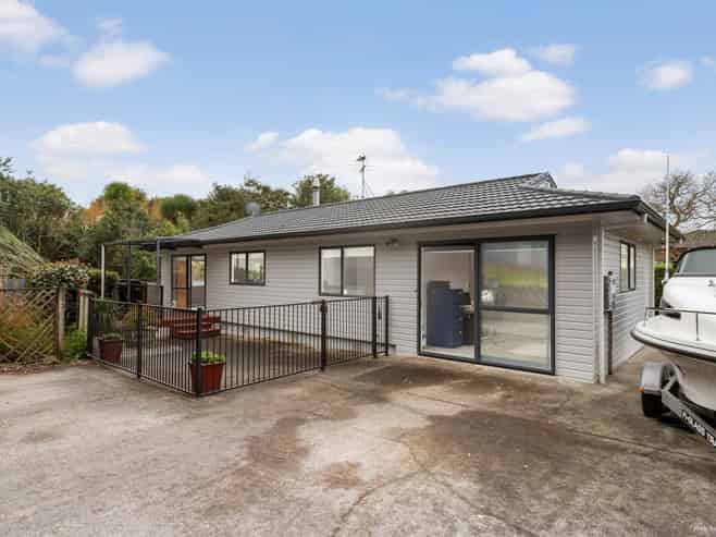 16A Rossiter Avenue, Waiuku