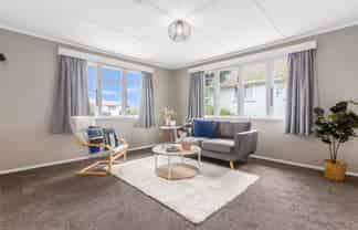15 Kapiti Crescent , Titahi Bay