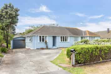 15 Kapiti Crescent , Titahi Bay