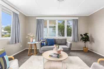 15 Kapiti Crescent , Titahi Bay