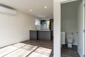 7/51 Hills Road, Edgeware