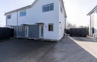 7/51 Hills Road, Edgeware