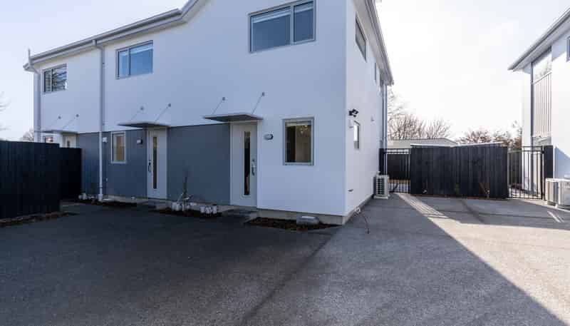 7/51 Hills Road, Edgeware