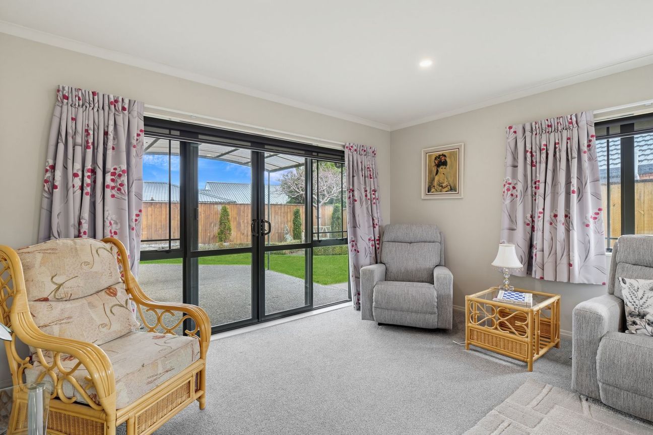 Brick Beauty with Bonus Parking! - Vista 6