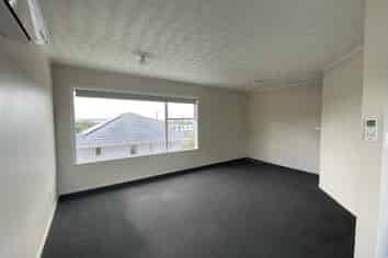 1/98 Tirimoana Road, Te Atatu South