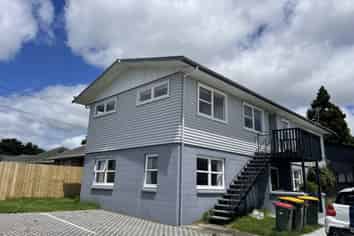 1/98 Tirimoana Road, Te Atatu South