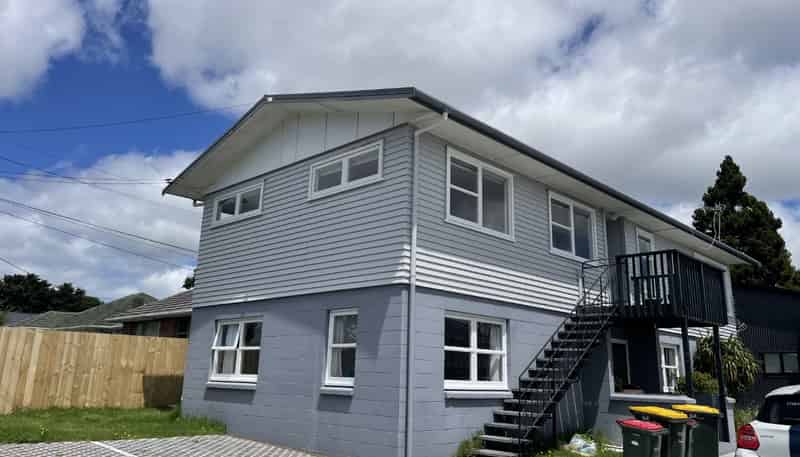 1/98 Tirimoana Road, Te Atatu South