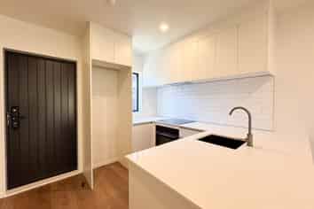 2/12 Molley Green Place, Mount Roskill