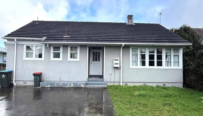 33 Gifford Avenue, Mount Albert