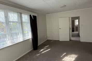 33 Gifford Avenue, Mount Albert