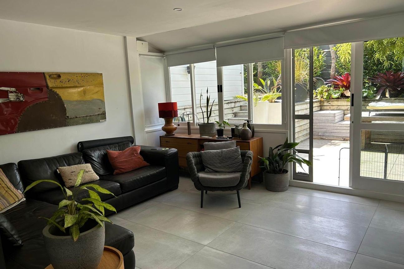 Rare Fixed-Term Opportunity: Solid, Spacious &... - Bild 4