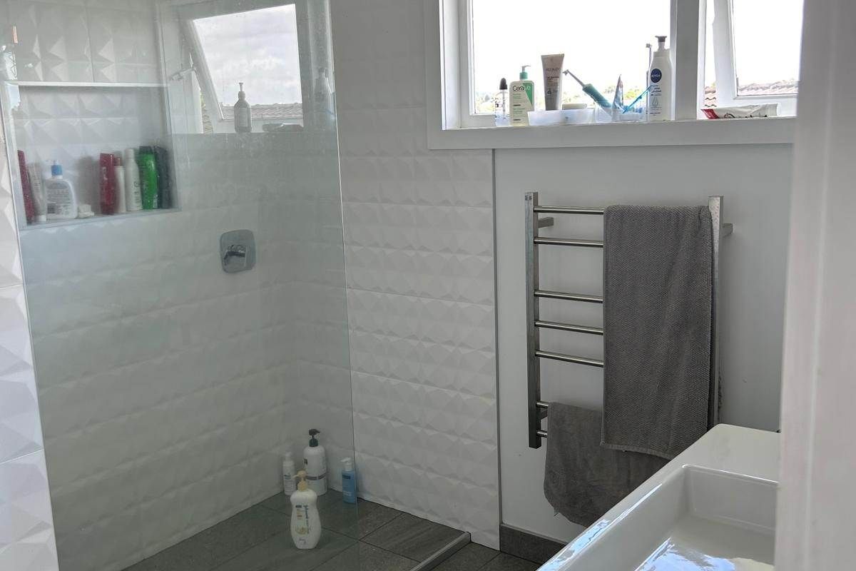 Rare Fixed-Term Opportunity: Solid, Spacious &... - Bild 6
