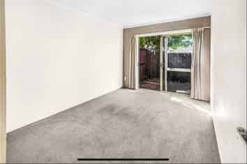 8A Ford Street, Hamilton East