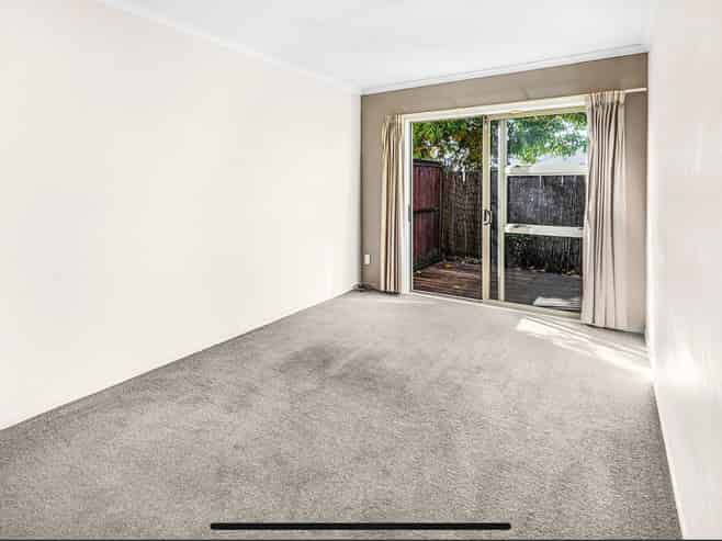 8A Ford Street, Hamilton East