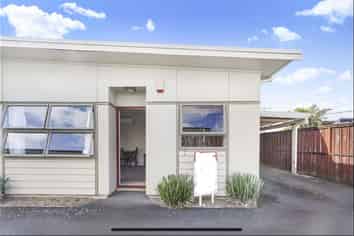 8A Ford Street, Hamilton East