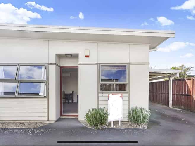 8A Ford Street, Hamilton East