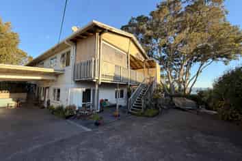 142 Rangatira Road, Beach Haven
