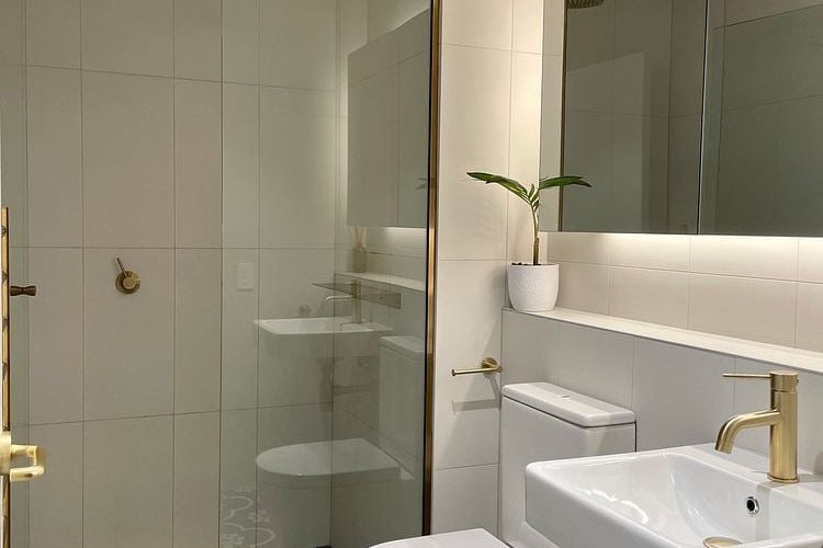 Top Floor Living, Fully Furnished Apartment - Vista 4