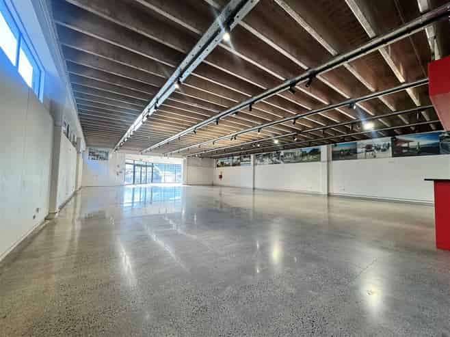 CBRE | Standalone Lunn Ave Landmark