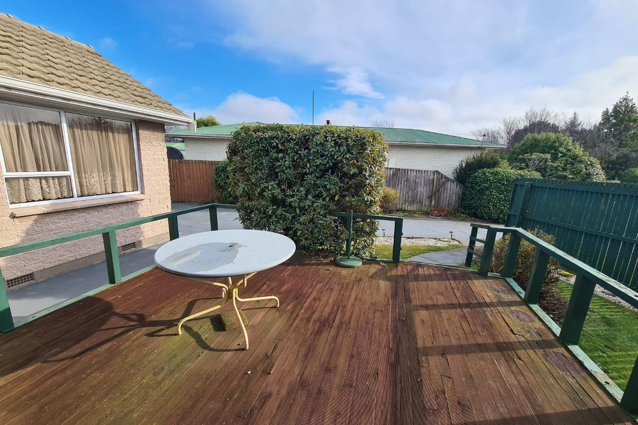 Perfect location, generous sized family home! - Więcej