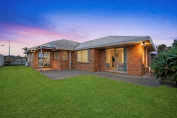 19 Norm Pellow Drive, The Gardens