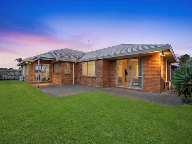 19 Norm Pellow Drive, The Gardens