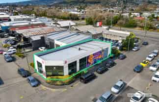 Functional Sydenham Showroom & Warehouse