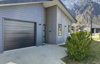 8 Howden Drive, Jacks Point