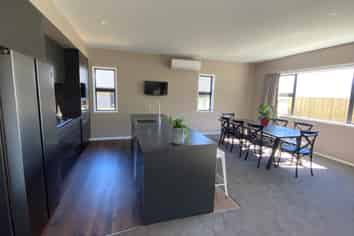 8 Howden Drive, Jacks Point