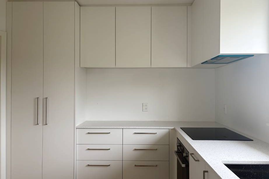Freshly renovated throughout, mostly double glazed - Widok 3