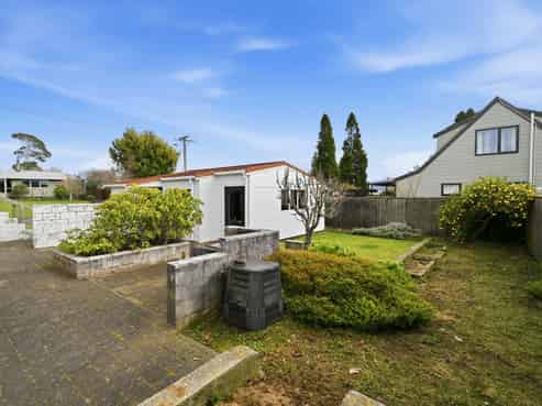 29 Kerswell Terrace , Tihiotonga