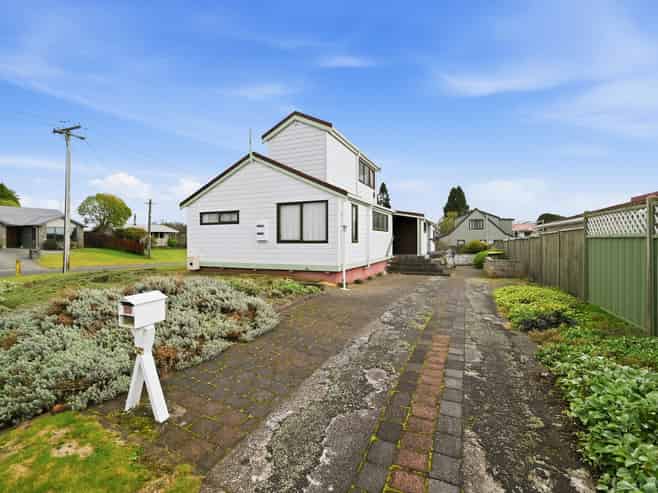 29 Kerswell Terrace , Tihiotonga