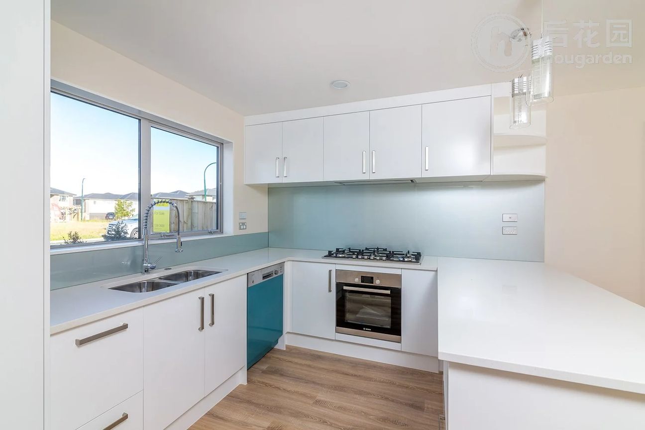 Modern 4 Bedroom House Zoned for Botany Downs College - Widok 5