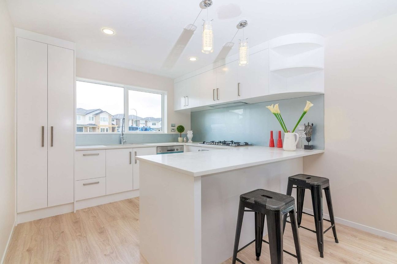 Modern 4 Bedroom House Zoned for Botany Downs College - Widok 4