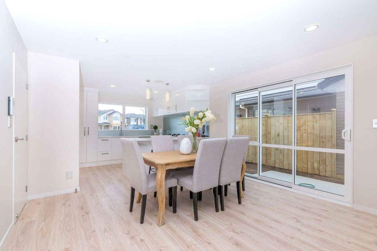 Modern 4 Bedroom House Zoned for Botany Downs College - Widok 3