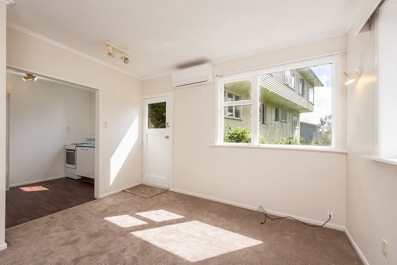 Welcome home to your cozy 2 bedroom downstairs flat 1