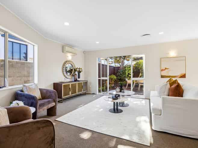 8A  Derby Downs Place, Ellerslie