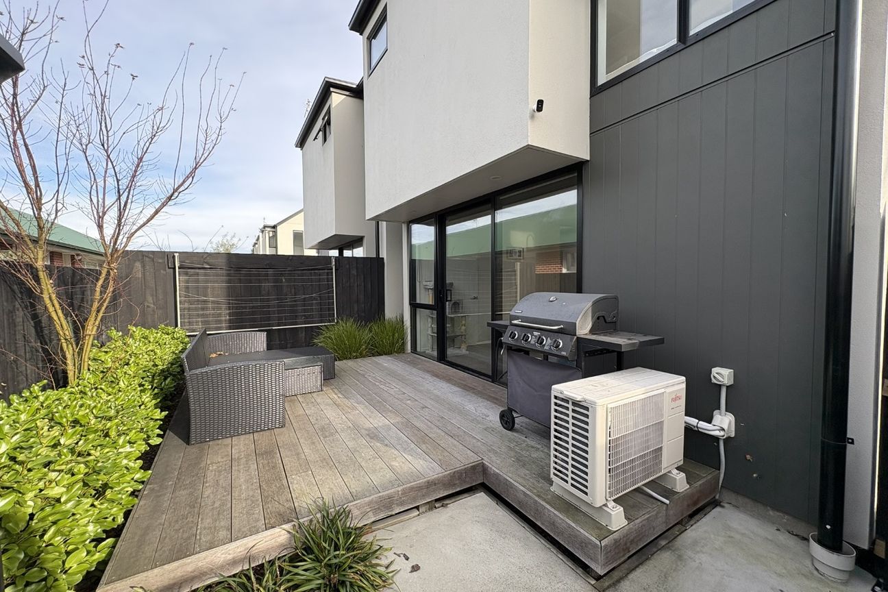 Modern 2 Bedroom Townhouse – pohled 6