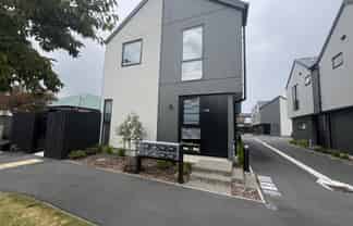 1/406 Armagh Street, Linwood