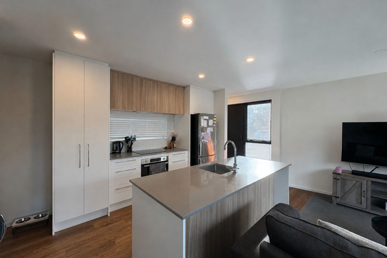 Modern 2 Bedroom Townhouse – pohled 3
