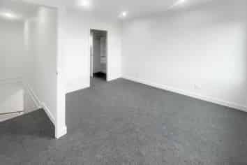 39 Parkwood Avenue , Westgate
