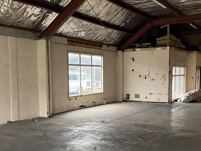 Showroom/Warehouse on Mandeville St