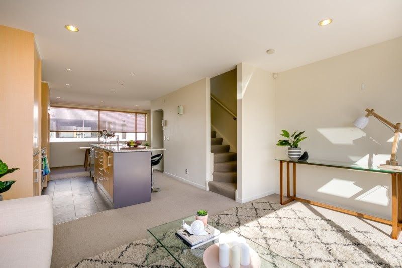 Sunny Modern 3BR Townhouse in Newtown! - Widok 6
