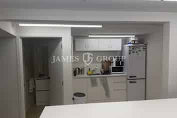 HIGH-EXPOSURE REMUERA OFFICE